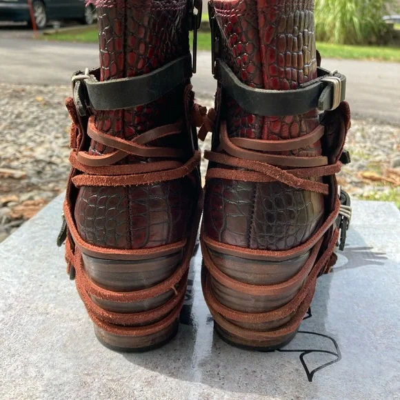 Freebird by Steven Crue Red Ankle Boots - Picture 3 of 7